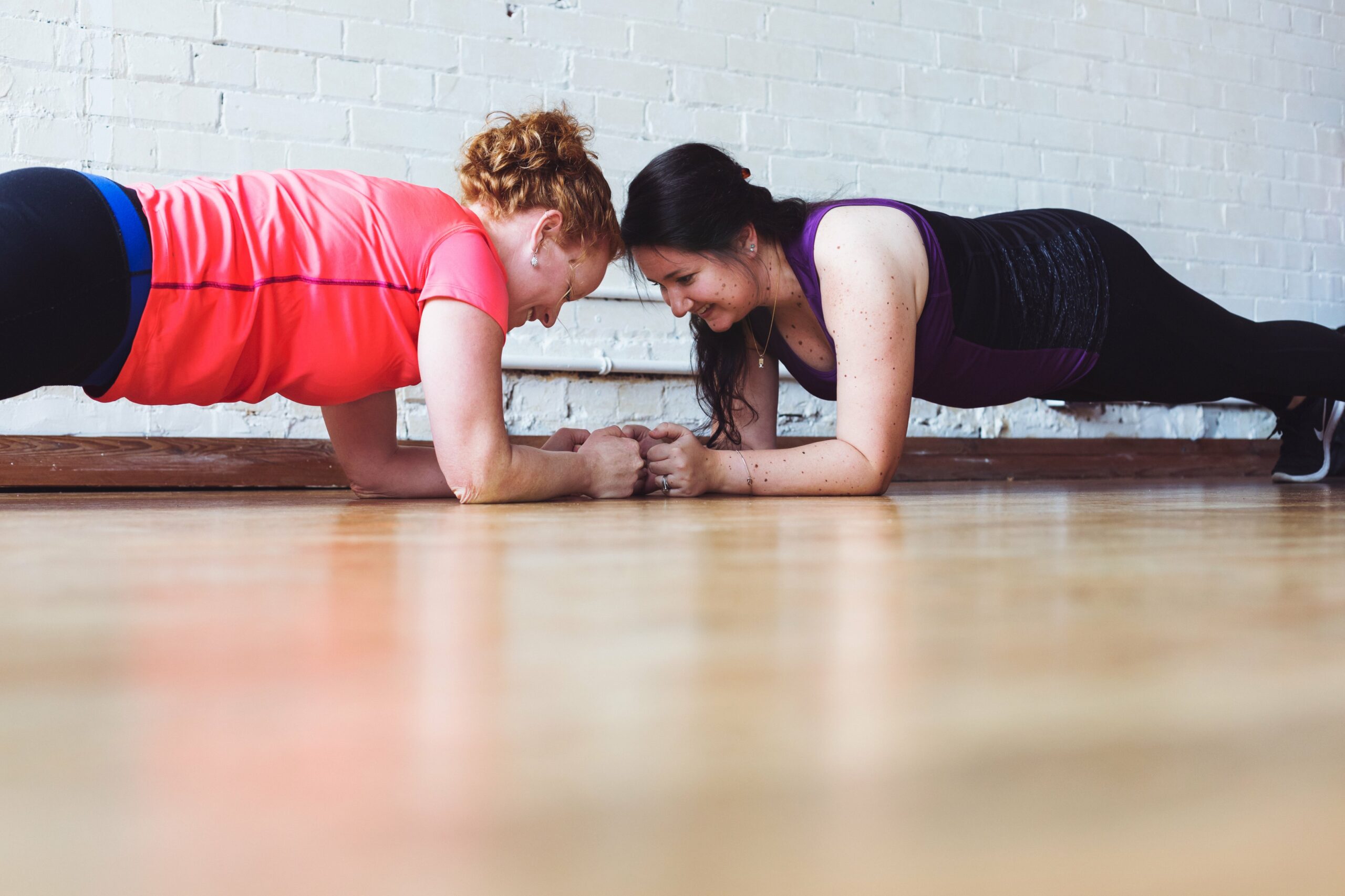 women who plank together scaled